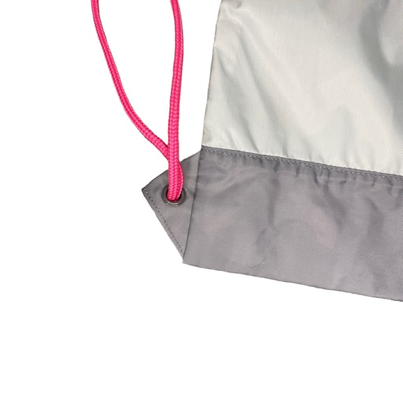 The North Face Sling Backpack - Picture 15 of 16